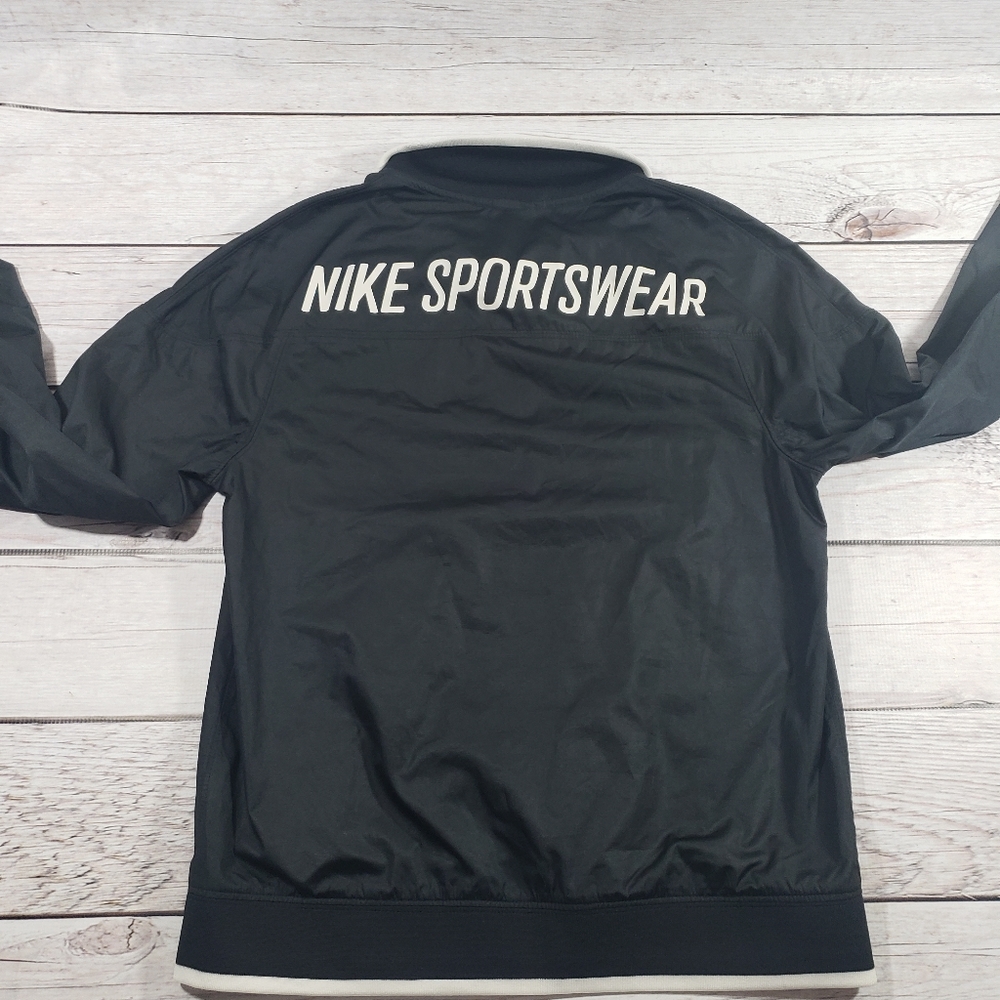 Nike black and white size xsmall womens jacket - Picture 5 of 7